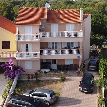 Apartment Mladen Біоград-на-Мору Екстер'єр фото